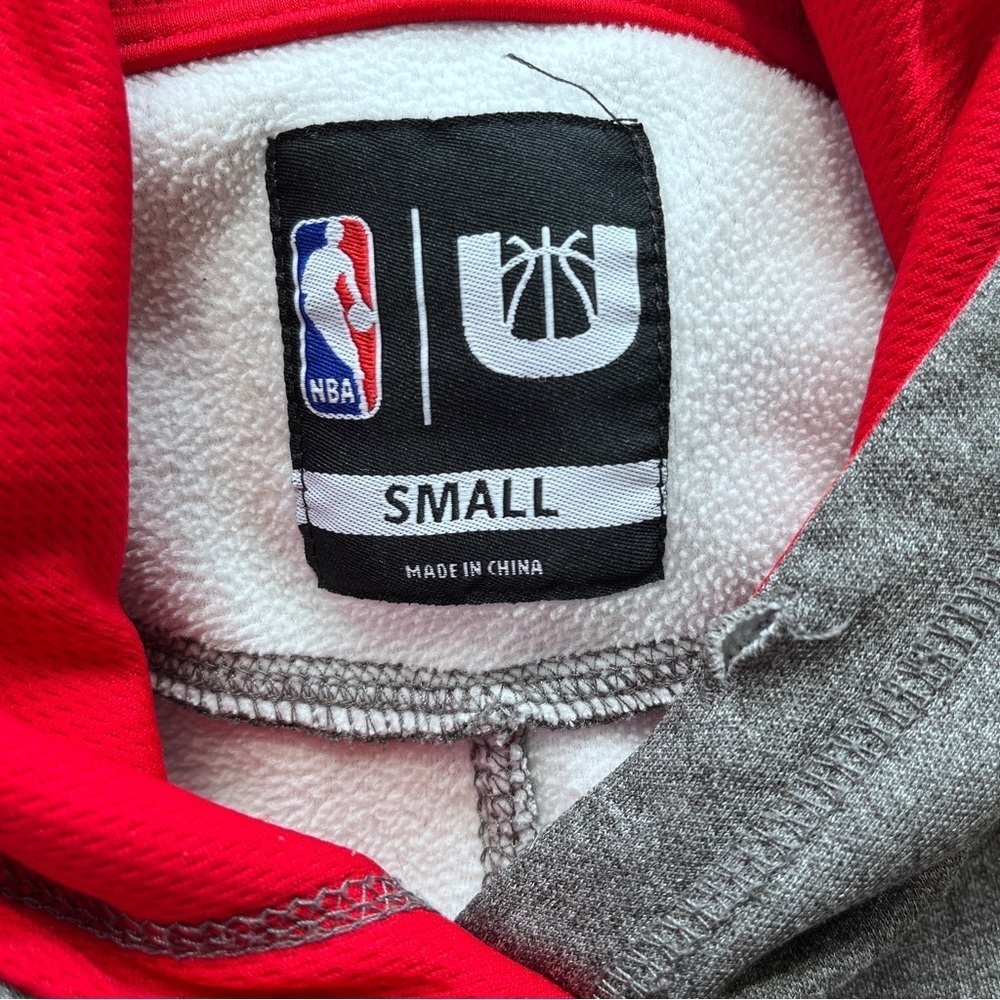 Chicago Bulls NBA Gray Athleisure Basketball Sports Pullover Hoodie Sz S Unisex - Picture 9 of 10